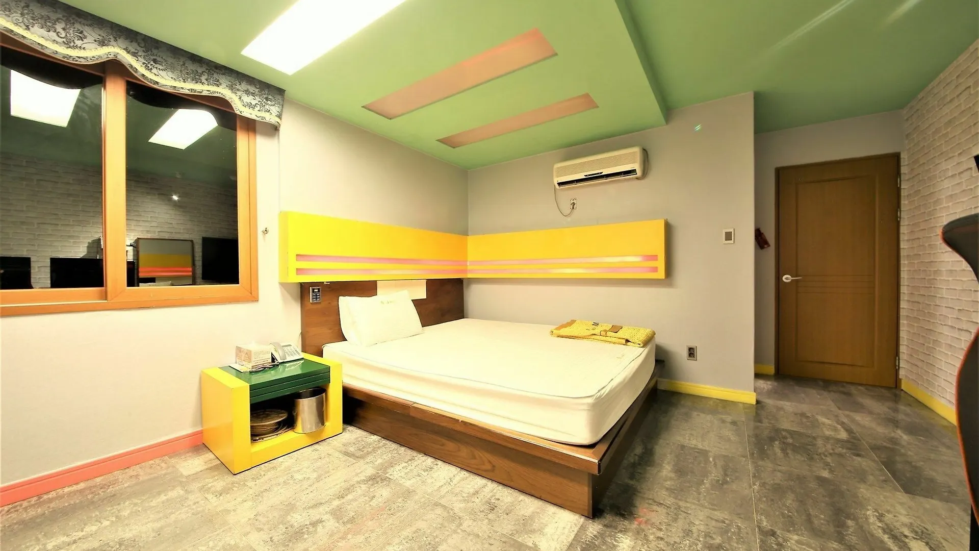 Sasang J Motel